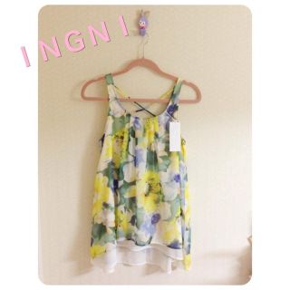 イング(INGNI)の新品INGNI花柄タックAラインタンク(タンクトップ)