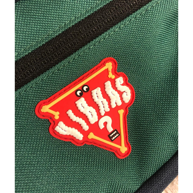 GUESS(ゲス)のGuess × vibrasコラボウエストバック レディースのバッグ(ボディバッグ/ウエストポーチ)の商品写真
