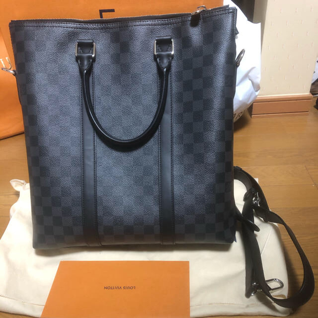 LOUIS VUITTON(ルイヴィトン)のほぼ未使用！N51192ルイヴィトン ダミエグラフィットタダオPMバッグ メンズのバッグ(トートバッグ)の商品写真