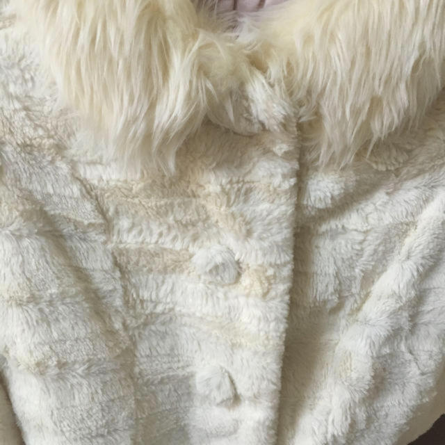 INGNI(イング)のINGNI 白ファーコート レディースのジャケット/アウター(毛皮/ファーコート)の商品写真