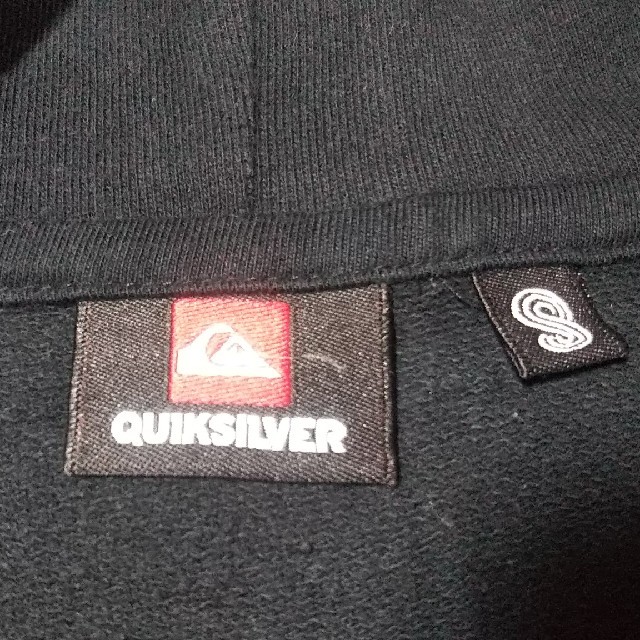 QUIKSILVER(クイックシルバー)のクイックシルバーパーカーSサイズ メンズのトップス(パーカー)の商品写真