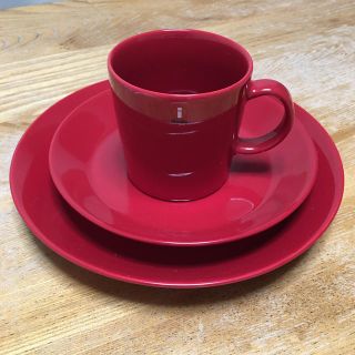 イッタラ(iittala)のイッタラ　ティーマ　レッド(食器)