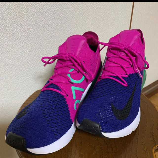 NIKE(ナイキ)のナイキ エアマックス270 26.5cm メンズの靴/シューズ(スニーカー)の商品写真