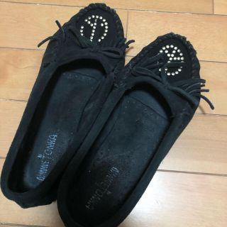 ミネトンカ(Minnetonka)のミネトンカ　革靴　黒　26cm(ハイヒール/パンプス)