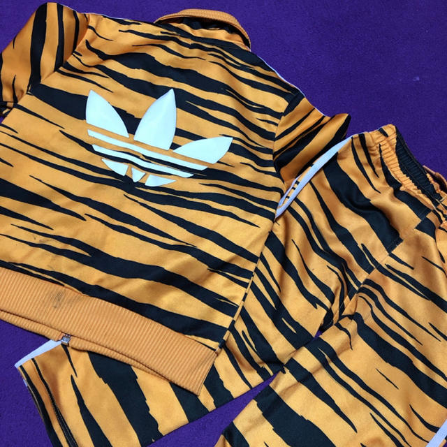 adidas(アディダス)のadidas  虎柄 上下セット キッズ/ベビー/マタニティのベビー服(~85cm)(その他)の商品写真