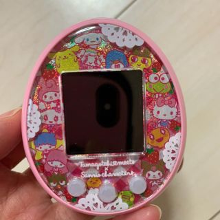 バンダイ(BANDAI)のたまごっち　サンリオ　美品(携帯用ゲーム機本体)