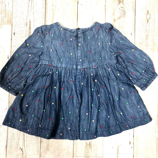 babyGAP(ベビーギャップ)のbabyGAP デニムワンピース　80 キッズ/ベビー/マタニティのベビー服(~85cm)(ワンピース)の商品写真