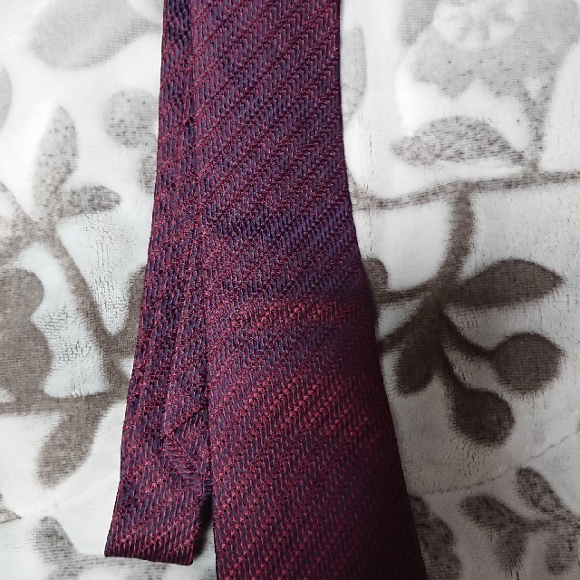 コムサメンネクタイ色が変わる ネクタイ