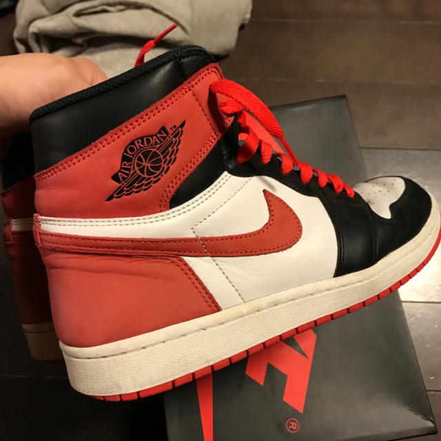 NIKE(ナイキ)のJordan1 トラックレッド　supreme ape  dunk sb シカゴ メンズの靴/シューズ(スニーカー)の商品写真