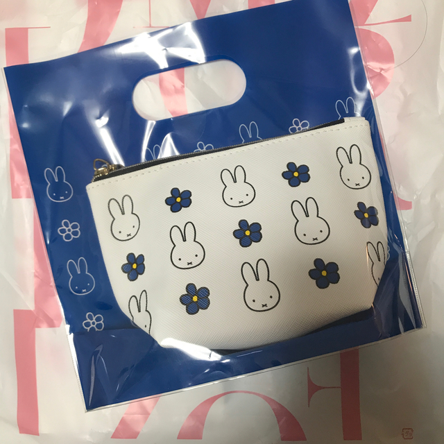 モロゾフ(モロゾフ)のミッフィー miffy ポーチ★チョコレート★バレンタイン★限定品★モロゾフ 食品/飲料/酒の食品(菓子/デザート)の商品写真