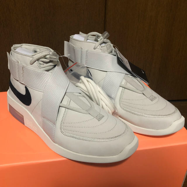 NIKE(ナイキ)のNIKE AIR FEAR OF GOD RAID フィアオブゴッド 27.5 メンズの靴/シューズ(スニーカー)の商品写真