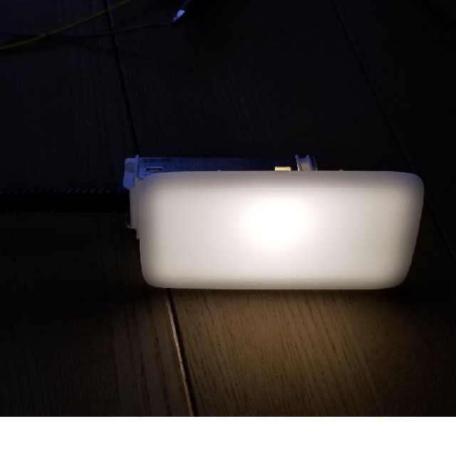 トヨタ(トヨタ)のトヨタ純正 バニティランプ LED! 左右コネクター付き
81340ｰ50260 自動車/バイクの自動車(汎用パーツ)の商品写真