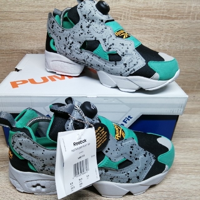 Reebok(リーボック)のReebok INSTAPUMP FURY OG graysplash 24.5 レディースの靴/シューズ(スニーカー)の商品写真