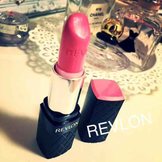 REVLON(レブロン)のREVLON☆口紅 ピンク色 コスメ/美容のベースメイク/化粧品(口紅)の商品写真