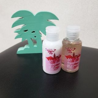 ザボディショップ(THE BODY SHOP)のボディショップ☆ボディローション・シャワージェル　(ボディローション/ミルク)