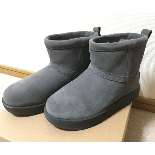 新品 UGG ブーツ クラシックミニ ウォータープルーフ 5 22㎝