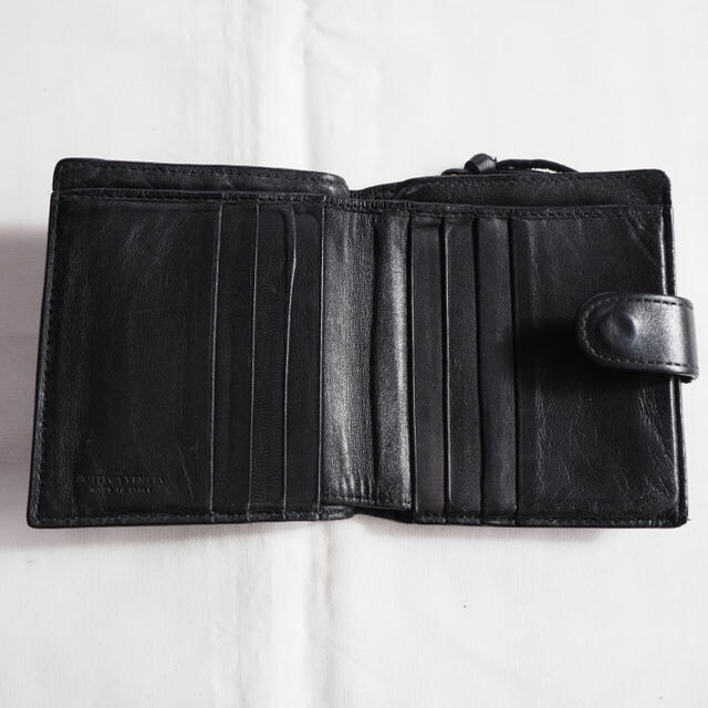 Bottega Veneta(ボッテガヴェネタ)の【週末SALE】ボッテガヴェネタ 二つ折り 財布　ブラック メンズのファッション小物(折り財布)の商品写真