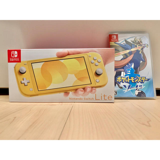 Nintendo Switch Lite イエロー　ポケモンシールドセット