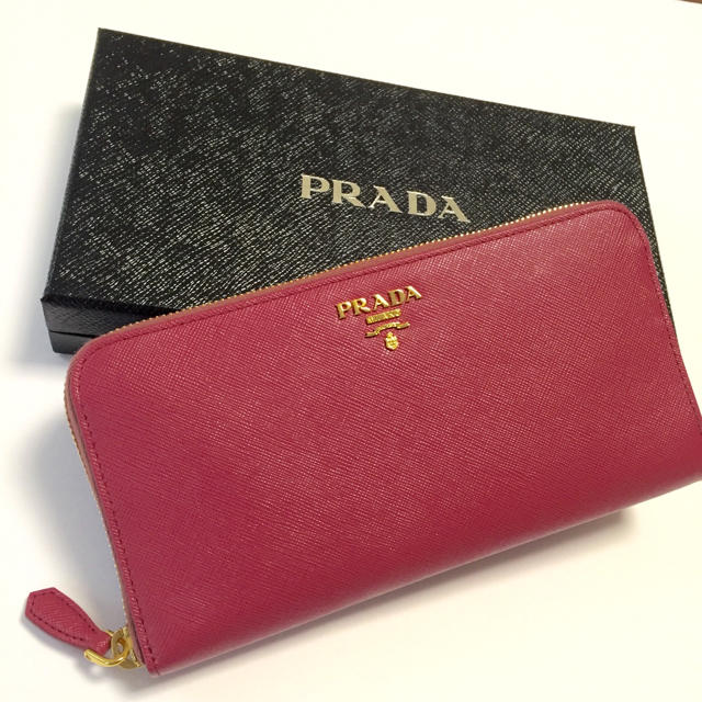 PRADA(プラダ)のHm☆様専用 レディースのファッション小物(財布)の商品写真