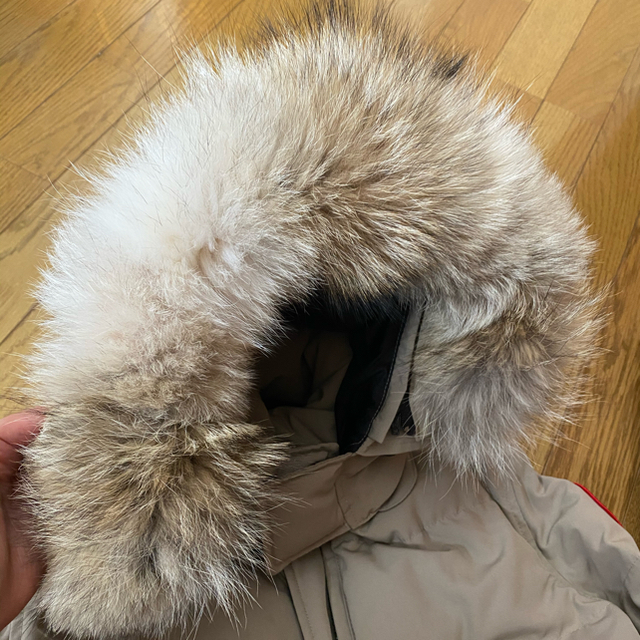 CANADA GOOSE(カナダグース)の断捨離値下げ！　カナダグース　ビルベル　ベージュ　ダウン レディースのジャケット/アウター(ダウンジャケット)の商品写真