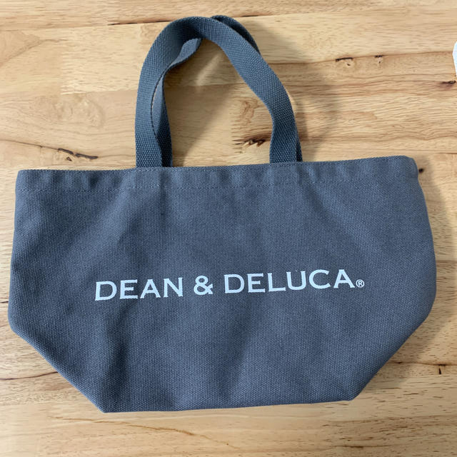 DEAN & DELUCA(ディーンアンドデルーカ)のDEAN&DELUCA グレー Sサイズ トートバッグ レディースのバッグ(トートバッグ)の商品写真