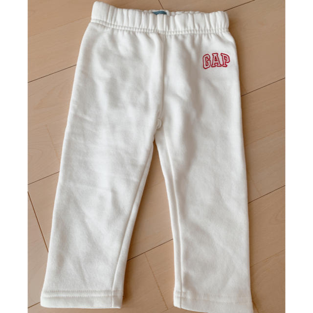 babyGAP(ベビーギャップ)のbabyGAP パンツ　90 キッズ/ベビー/マタニティのキッズ服女の子用(90cm~)(パンツ/スパッツ)の商品写真