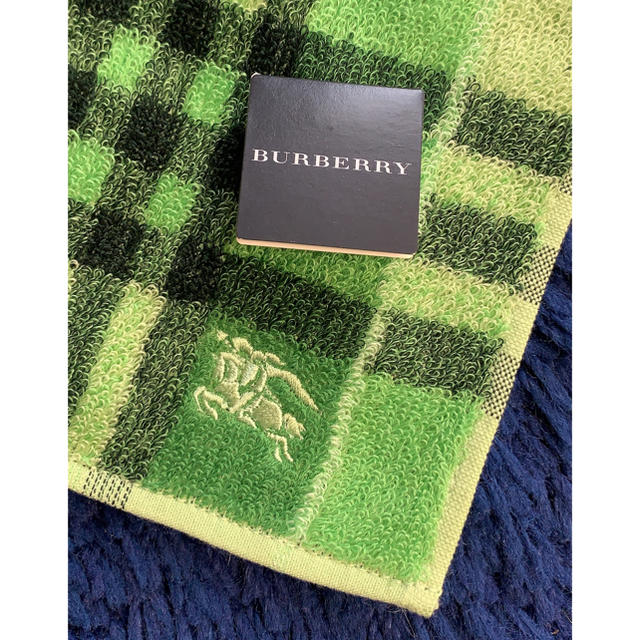 BURBERRY(バーバリー)の【 BURBERRY 】グリーンのノバチェック ♬ タオルハンカチ ♬  レディースのファッション小物(ハンカチ)の商品写真