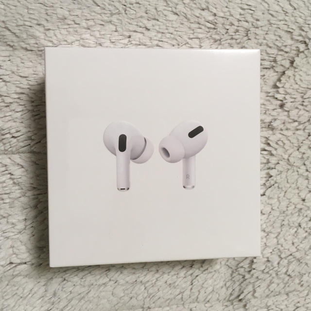 Apple(アップル)のAirPods Pro スマホ/家電/カメラのオーディオ機器(ヘッドフォン/イヤフォン)の商品写真