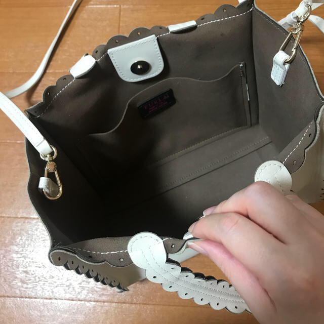 FURLAフルラ  スカラップハンドバック