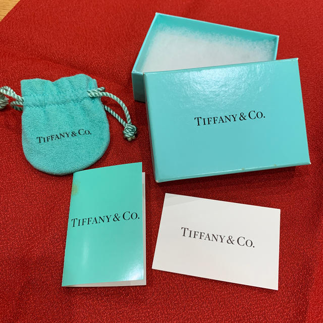 Tiffany & Co.(ティファニー)のゆみゆみサマ専用ティファニーネックレスクロス&ジムトンプソンティッシュケース レディースのアクセサリー(ネックレス)の商品写真