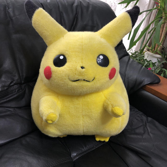 ピカチュウ♡ポケモン♡初代♡特大ぬいぐるみ♡寸胴❓バージョン？☆実寸大❓☆貴重☆