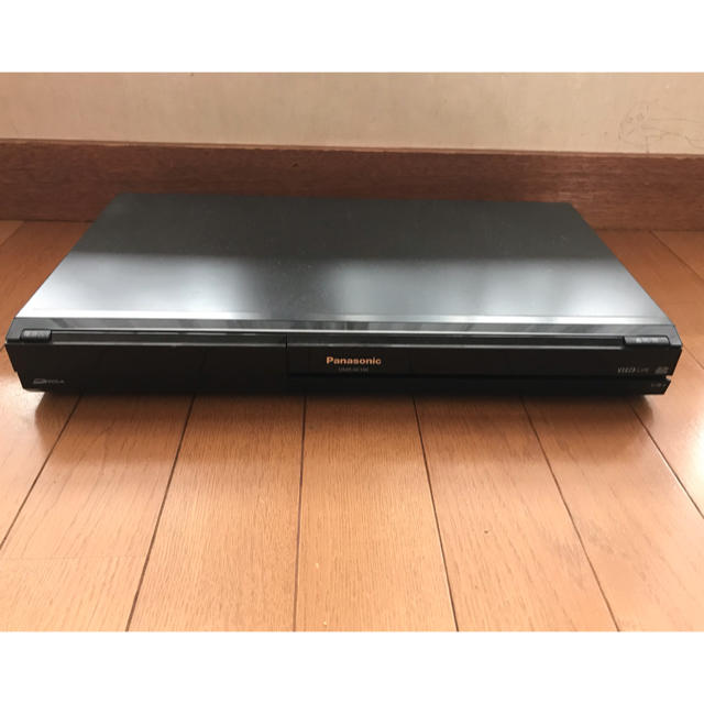 Panasonic(パナソニック)のPanasonic DVDレコーダー DMR-XE100 スマホ/家電/カメラのテレビ/映像機器(DVDレコーダー)の商品写真