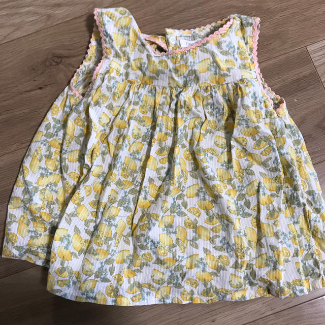 NEXT(ネクスト)のネクスト　レモン柄 キッズ/ベビー/マタニティのキッズ服女の子用(90cm~)(Tシャツ/カットソー)の商品写真