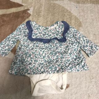 ベビーギャップ(babyGAP)のベビーギャップ  ロンパース   長袖 花 女の子 フリル  60cm 70cm(ロンパース)