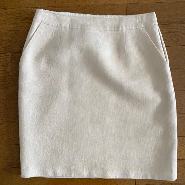 23区(ニジュウサンク)のオンワード23区白のタイトスカート レディースのスカート(ひざ丈スカート)の商品写真