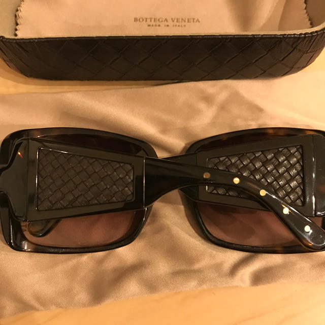 Bottega Veneta(ボッテガヴェネタ)のBOTTEGAVENETAサングラス レディースのファッション小物(サングラス/メガネ)の商品写真