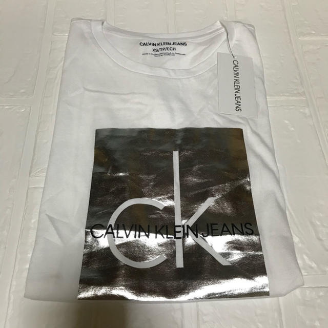 Calvin Klein(カルバンクライン)の【海外限定モデル★USサイズXS.Mラスト1点】カルバンクライン Tシャツ レディースのトップス(Tシャツ(半袖/袖なし))の商品写真