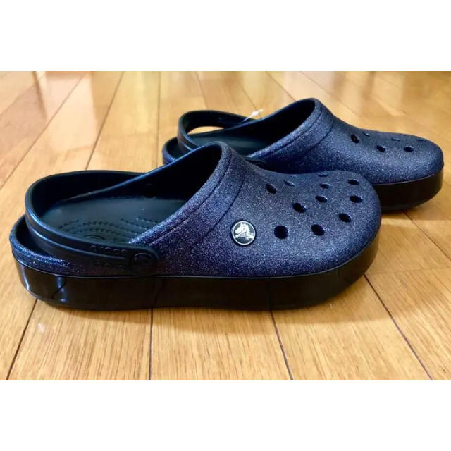 crocs(クロックス)の新品 クロックス クロックバンド グリッター ブラック ラメ 27cm M9  メンズの靴/シューズ(サンダル)の商品写真