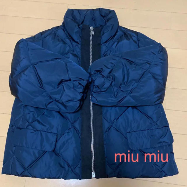 miumiu(ミュウミュウ)のmiumiu ダウン レディースのジャケット/アウター(ダウンコート)の商品写真