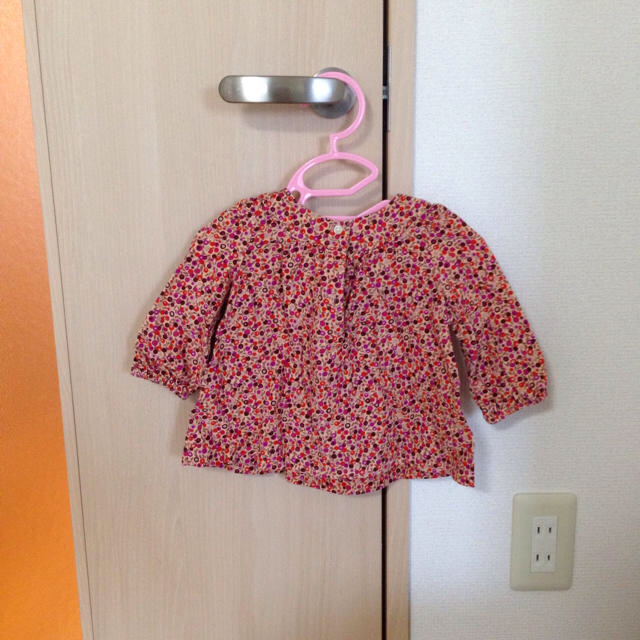 babyGAP(ベビーギャップ)のbaby gap 冬素材カットソー キッズ/ベビー/マタニティのベビー服(~85cm)(シャツ/カットソー)の商品写真