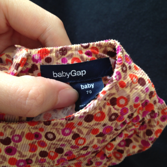 babyGAP(ベビーギャップ)のbaby gap 冬素材カットソー キッズ/ベビー/マタニティのベビー服(~85cm)(シャツ/カットソー)の商品写真