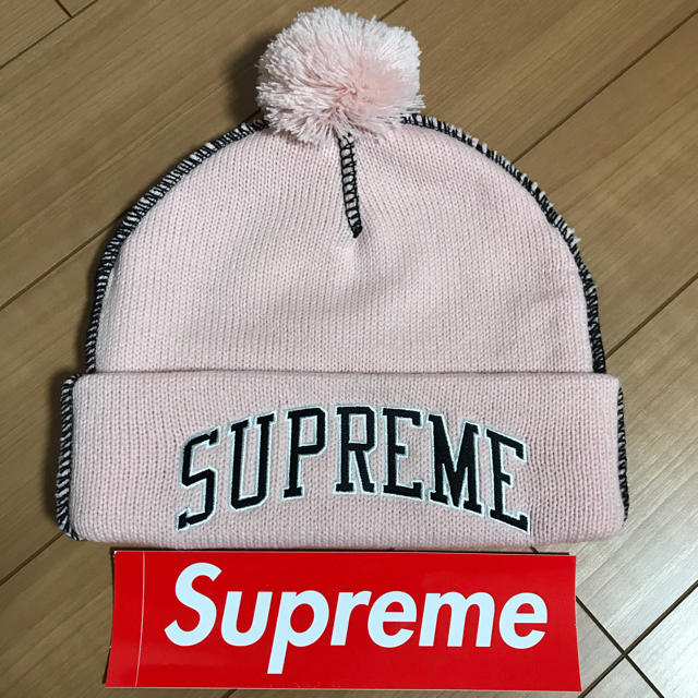 Supreme(シュプリーム)のシュプリーム★ニット帽★ビーニー★ピンク★ビッグロゴ メンズの帽子(ニット帽/ビーニー)の商品写真