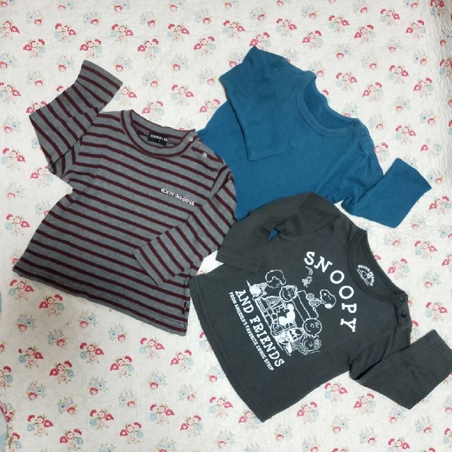 UNIQLO(ユニクロ)のロンT　3枚セット　サイズ90　まとめ売り キッズ/ベビー/マタニティのキッズ服男の子用(90cm~)(Tシャツ/カットソー)の商品写真