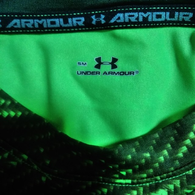 UNDER ARMOUR(アンダーアーマー)のアンダーアーマー■シャツ👕■キッズ スポーツ/アウトドアのトレーニング/エクササイズ(トレーニング用品)の商品写真