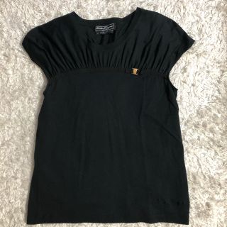 サルヴァトーレフェラガモ(Salvatore Ferragamo)の美品♡サルヴァトーレ　フェラガモ  ♡トップス♡ロゴ(Tシャツ(半袖/袖なし))