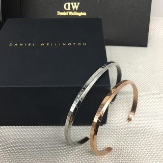 ダニエルウェリントン(Daniel Wellington)の箱付き　ダニエルウェリントンバングル　ペアセット(バングル/リストバンド)