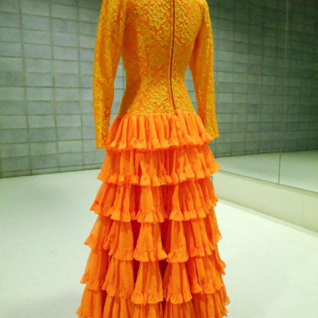 フラメンコ衣装　M9号サイズ　オレンジ レディースのワンピース(その他)の商品写真