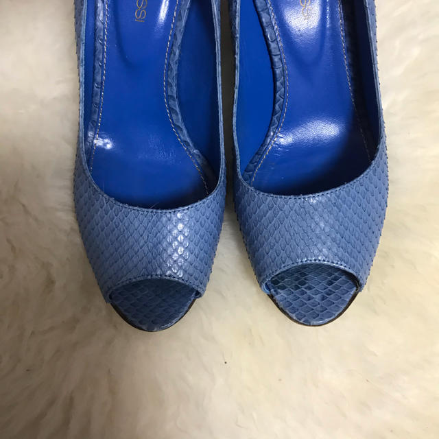 Sergio Rossi(セルジオロッシ)のSergio Rossi☆パンプス☆35 1/2☆ブルー色☆ レディースの靴/シューズ(ハイヒール/パンプス)の商品写真