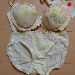 アモスタイル(AMO'S STYLE)の【えむちゃん様】専用 アモスタイル D70 上下セット(ブラ&ショーツセット)