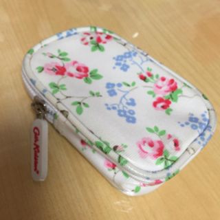 キャスキッドソン(Cath Kidston)のキャスシュガーレッドケース☆(ポーチ)